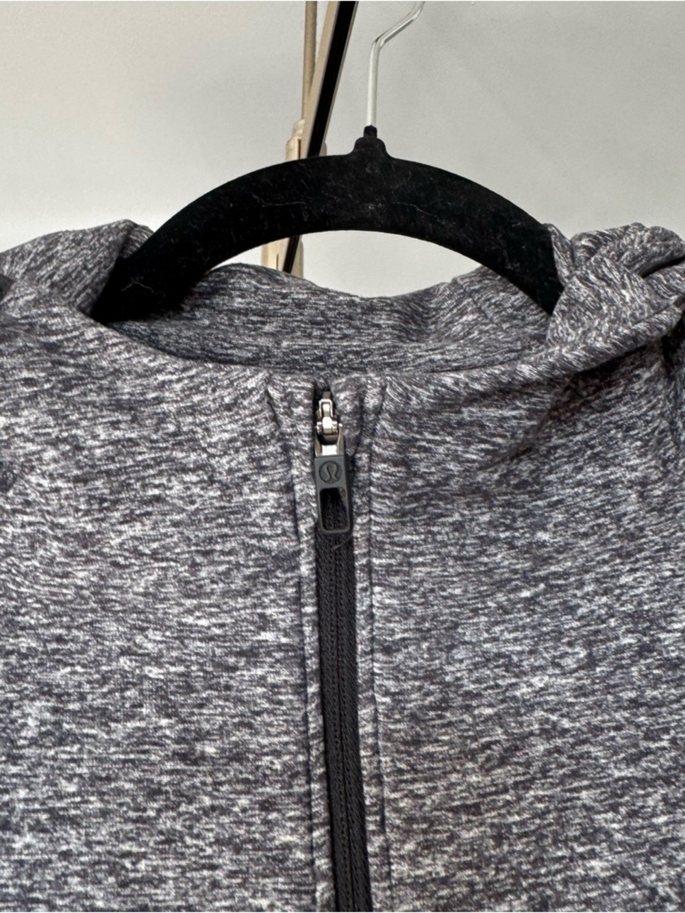Lululemon Men's Heathered Black Surge Warm Full Zip Hoodie - Size L - Picture 6 of 13
